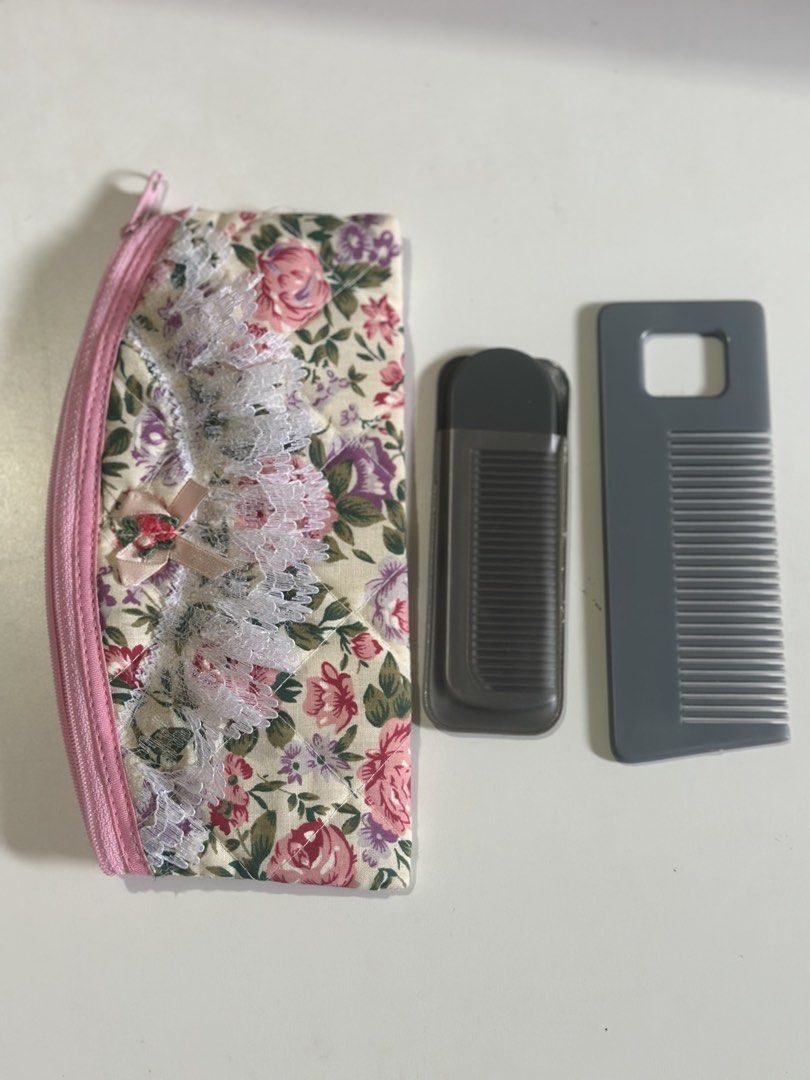 Combs and Pouch Take all (Category: Hair Accessories) located in Davao. Submitted by favoritepreloved (Listing ID 1469227144, Image 1). Description: .