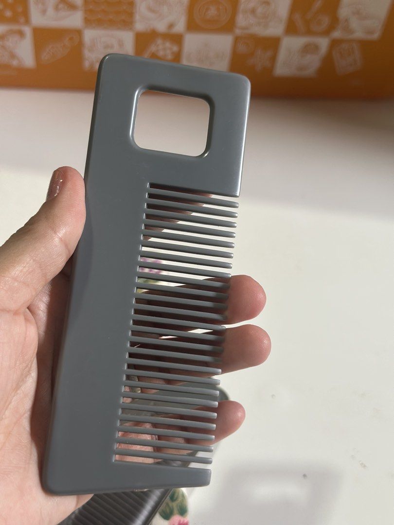 Combs and Pouch Take all (Category: Hair Accessories) located in Davao. Submitted by favoritepreloved (Listing ID 1469227144, Image 3). Description: .
