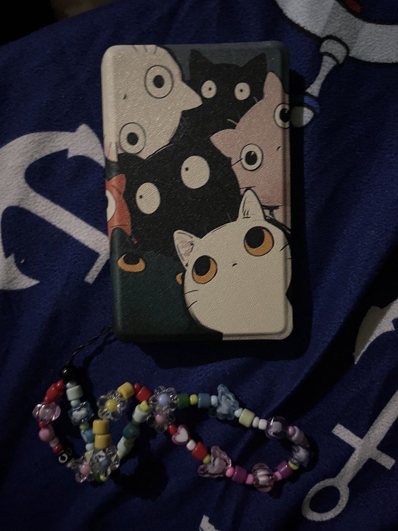 Xteink X4 (Category: E-Readers) located in Antipolo. Submitted by roee16 (Listing ID 1469309527, Image 2). Description: Selling only the unit and the accessories shown. Bought it here lang rin. Selling for the same price I got it plus accessories. Crossink is already flashed. RFS: Upgrading to X4 Pro For transparency, the 'up' button on the right side doesn't work, but the entire system works perfectly well. Said button is for navigating back to 