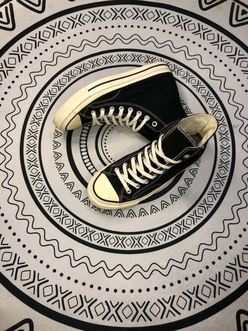 Converse Chuck 70 Hi Black High 🫶 (Category: Sneakers) located in Manila. Submitted by sonkicks (Listing ID 1469314148, Image 2). Description: - Item: Converse Chuck 70 High Top Sneakers - Color: Classic Black with white contrast stitching - Size: US Men's 8.5 / US Women's 10.5 / EUR 42 - Details: Glossy rubber midsoles and vintage license plates at the heels - Condition: Uppers are in solid shape, soles show minor wear - Closure: Traditional la