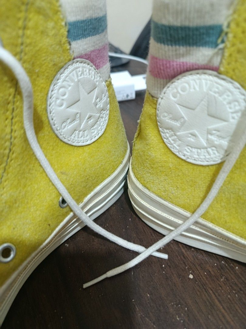 Converse Chuck Taylor All Star High Top Yellow (Category: Sneakers) located in Manila. Submitted by suguru.chan (Listing ID 1469176101, Image 3). Description: marumi, signs of usage, may mga gasgas sa gilid.