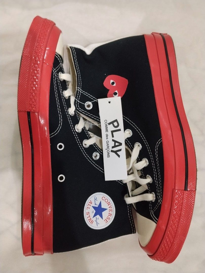 Converse Play (Category: Sneakers) located in General Mariano Alvarez. Submitted by iamnotjen (Listing ID 1469278024, Image 1). Description: Converse colab with Play Limited Edition for men authentic from Dubai Mens 10.