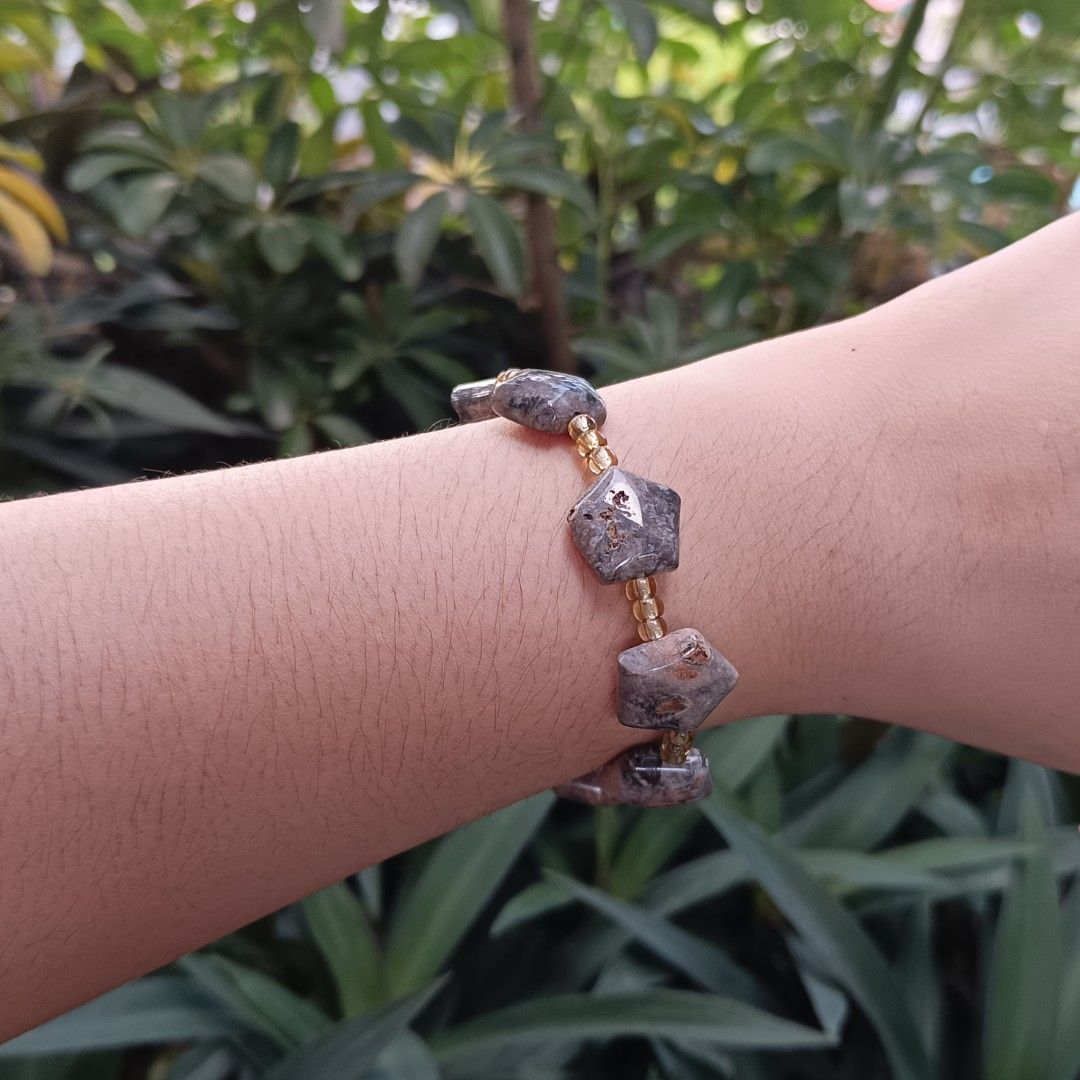 Coral Jade (Category: Bracelets) located in Manila. Submitted by enchantra_gems (Listing ID 1469329610, Image 3). Description: 🪸 Coral Jade Bracelet ✨ Soft, vibrant, and effortlessly elegant. This beautiful Coral Jade bracelet adds a fresh pop of color to your everyday style. Its coral-inspired hue creates a charming, feminine look—perfect for gemstone lovers who appreciate beauty and meaningful accessories. 🌸 💎 Details - Stone: Coral Jade - B
