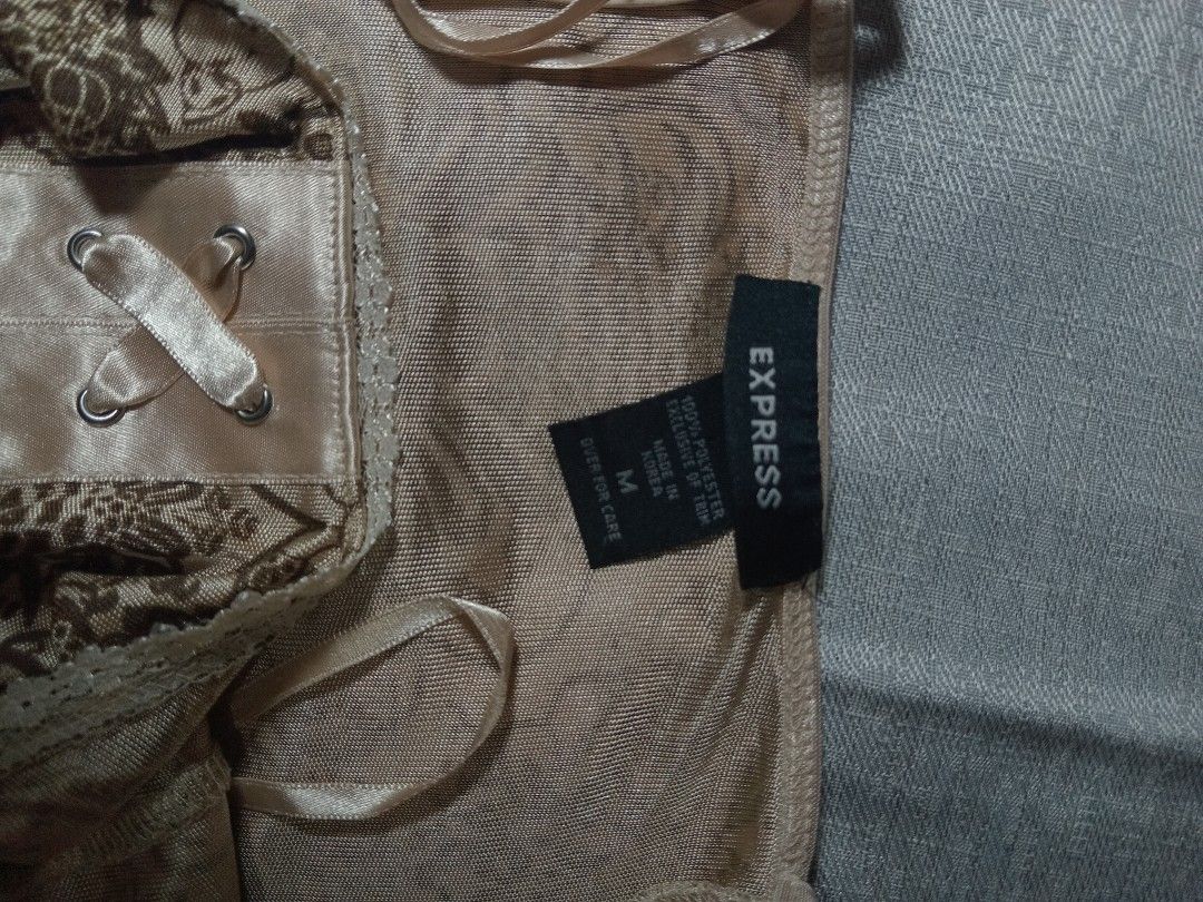 Corset Style Tank Top (Category: Sleeveless) located in Davao. Submitted by aki_tsum (Listing ID 1469268573, Image 3). Description: *straps are thin Davao Based Delivery only (buyer will shoulder delivery/shipping fee).