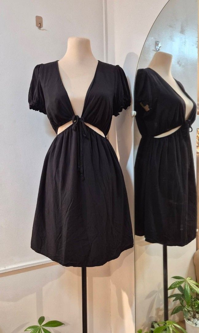 Cotton On Dress (Category: Dresses) located in San Andres. Submitted by helpmedeclutter08 (Listing ID 1469350398, Image 1). Description: Medium on tag. Can fit up to semi large. Super nice in actual..