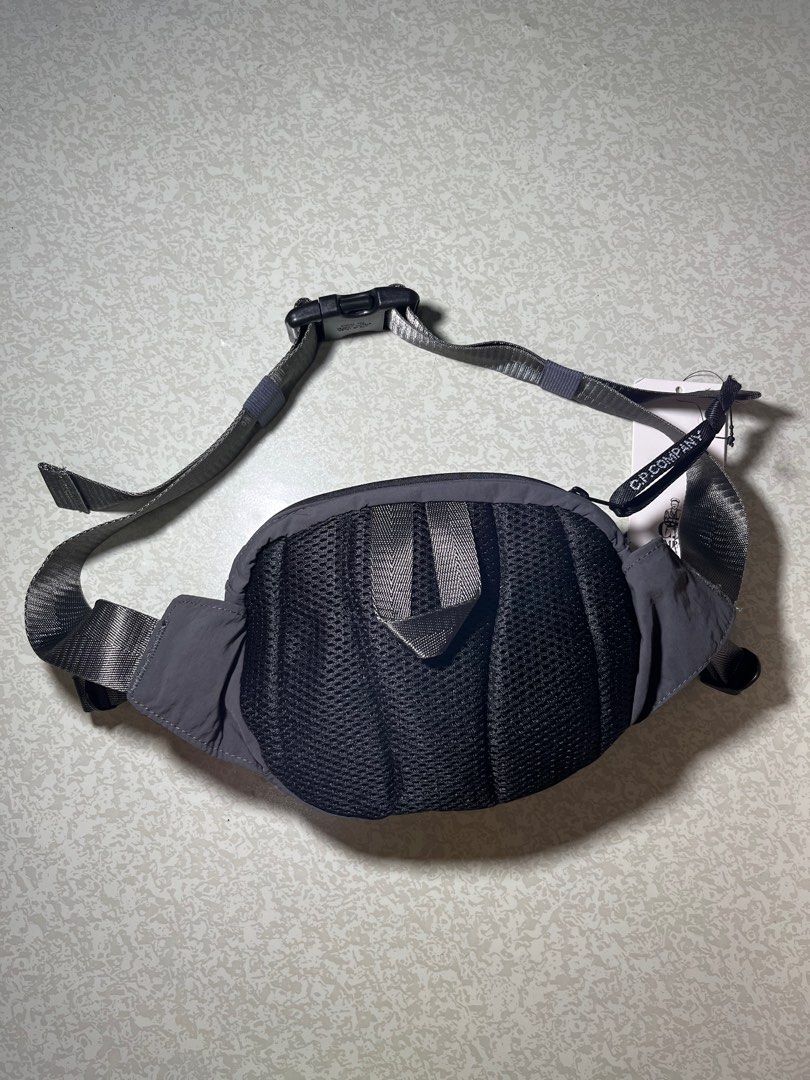 cp.company BELTBAG (Category: Belt bags, Clutches and Pouches) located in Quezon City. Submitted by headline. (Listing ID 1469326229, Image 2). Description: CP.COMPANY BELT BAG DARK GRAY EXCELLENT CONDITION FOR ONLY:980php +SHIPPING FEE.