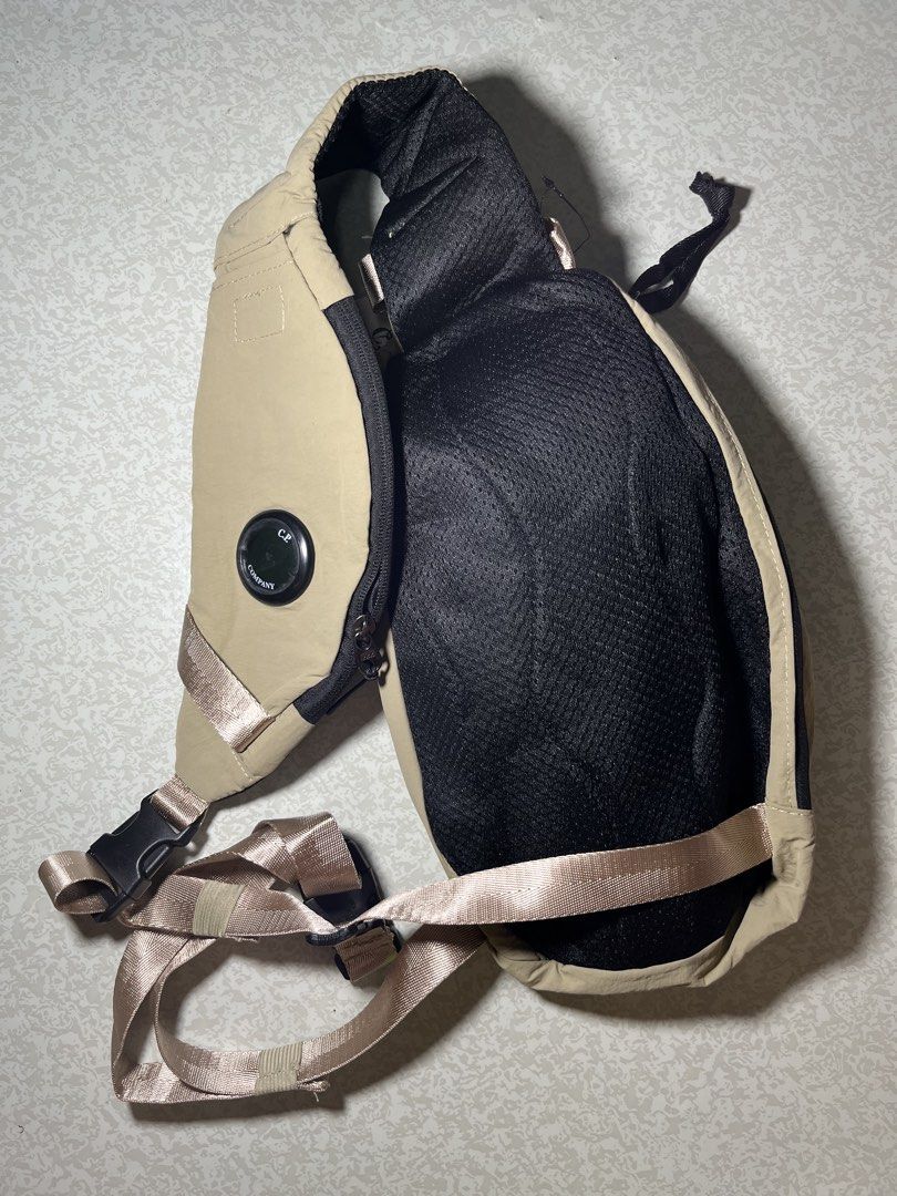 cp.company CROSSBODY BAG (Category: Belt bags, Clutches and Pouches) located in Quezon City. Submitted by headline. (Listing ID 1469327943, Image 2). Description: CP.COMPANY CROSSBODY BAG KHAKI EXCELLENT CONDITION FOR ONLY:999php +SHIPPING FEE.