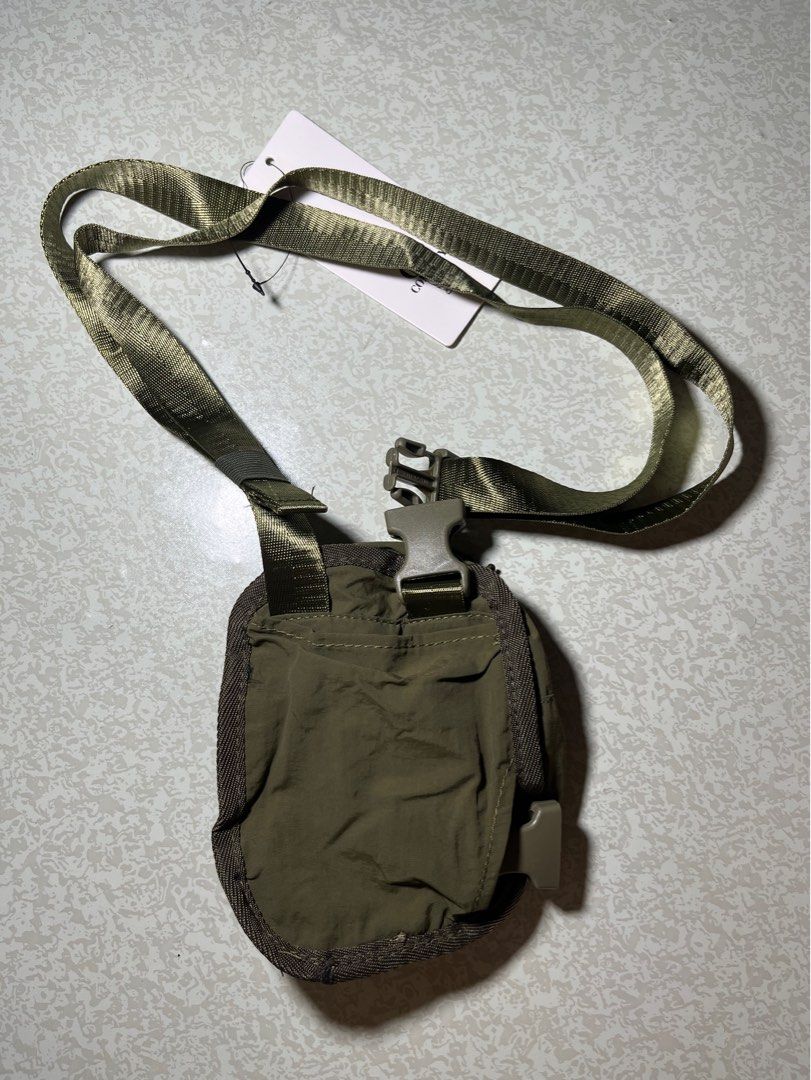 cp.company MINI SLING BAG (Category: Sling Bags) located in Quezon City. Submitted by headline. (Listing ID 1469329012, Image 2). Description: CP.COMPANY MINI SLING BAG AVAILABLE COLOR:GREEN/BLACK/KHAKI EXCELLENT CONDITION FOR ONLY:699php +SHIPPING FEE.