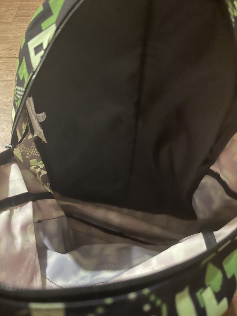 creeper minecraft backpack (Category: Backpacks) located in Quezon City. Submitted by suyzai (Listing ID 1469352003, Image 2). Description: - bought from a friend - so spacious and comfortable naman - super swag ISSUE: one of the zippers won’t work but i think it can budged MOP: gcash / bpi rfs: not my style anymore.
