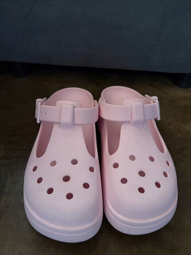 Crocs Mary Jane in Pink Size 7 (Category: Sandals) located in Dagupan City. Submitted by beltranmon75535 (Listing ID 1469175602, Image 3). Description: Crocs Mary Jane in Pink Authentic❗️ ₱1800 + Shipping fee (Fixed) Personal use Rarely used Good as new! Needs cleaning Location: Dagupan City Payment first | First to pay basis .