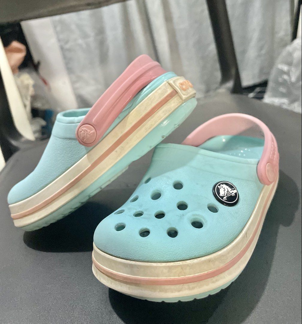 Crocs Platform Clogs Light Blue and Pink (Category: Babies & Kids Fashion) located in Caloocan City. Submitted by lovemyclothes21 (Listing ID 1469274010, Image 3). Description: C3.