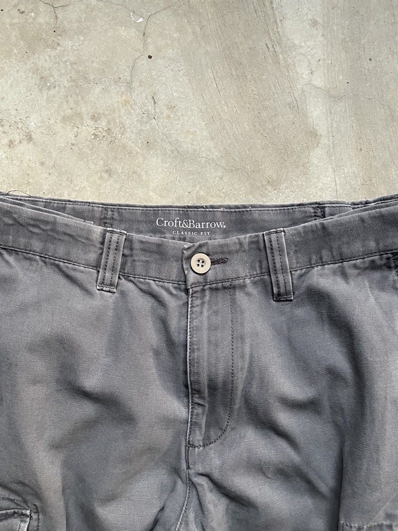 Crofts & barrow cargo pants (Category: Jeans) located in Cabuyao City. Submitted by jam_mandilag (Listing ID 1469321278, Image 3). Description: Tag: Crofts & barrow Waistline: 32 Length: 36 LegHole: 9 Color Rate:8/10 Condition: 8/10 Issue: stain Mode of payment: Gcash Mode of shipping: J&T and lalamove For more information kindly click the “send message button” and other details of the item. Location: cabuyao laguna ————————————————————————— NOTE
