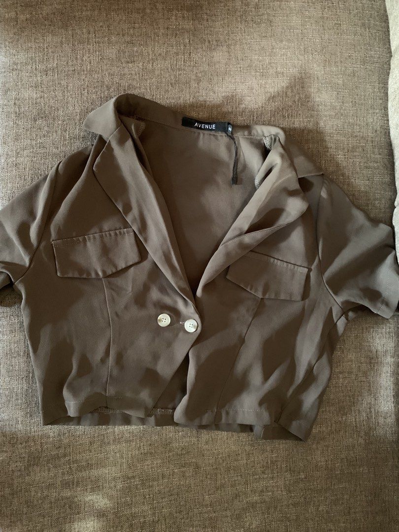 Crop top blouse (Category: Others Tops) located in Camalig. Submitted by abyssia (Listing ID 1469184640, Image 1). Description: .