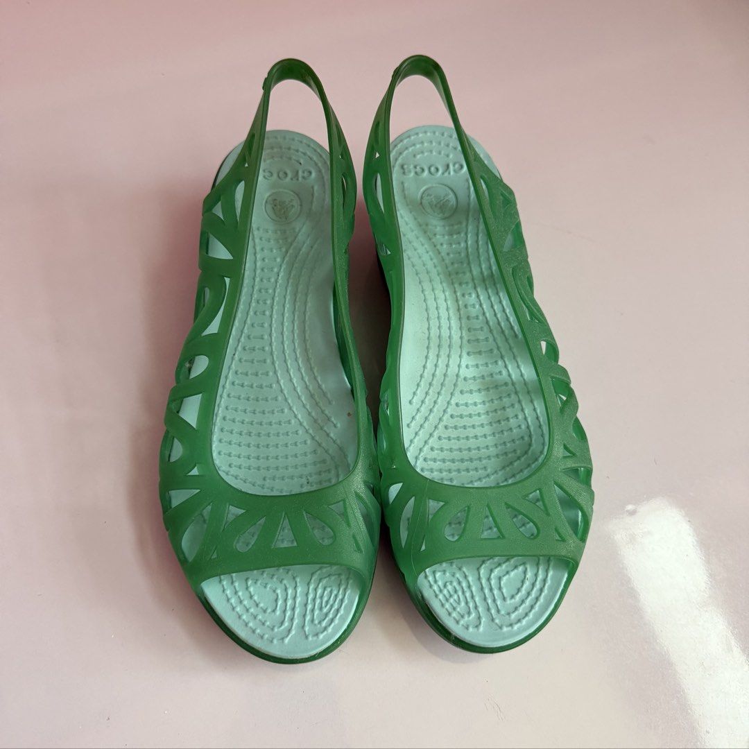 y2k mini wedge blue green (crocs) (Category: Wedges) located in Davao. Submitted by saintneedscash (Listing ID 1466803692, Image 2). Description: worn once -super nice! size 5 -bought in us.