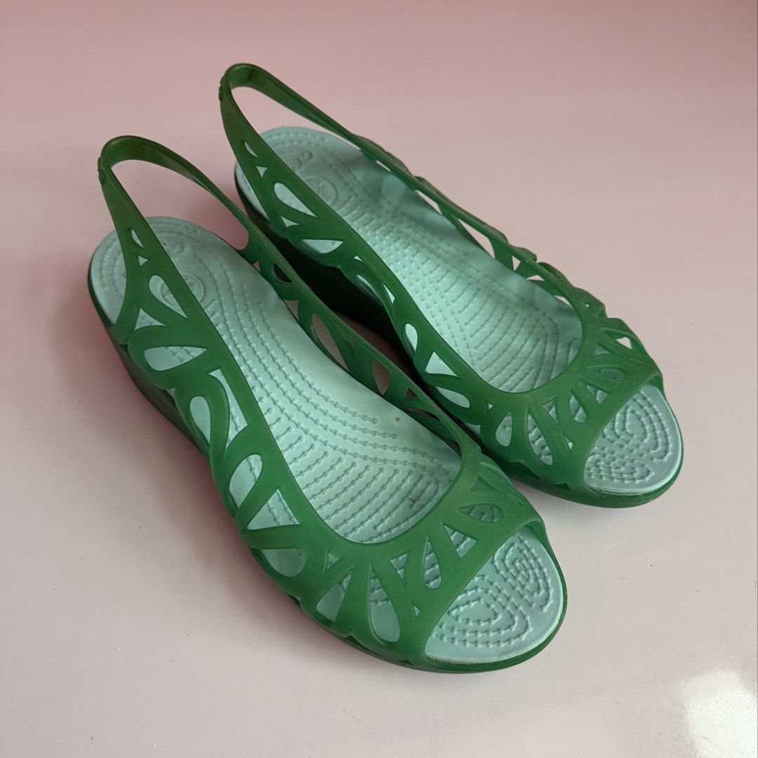 y2k mini wedge blue green (crocs) (Category: Wedges) located in Davao. Submitted by saintneedscash (Listing ID 1466803692, Image 1). Description: worn once -super nice! size 5 -bought in us.