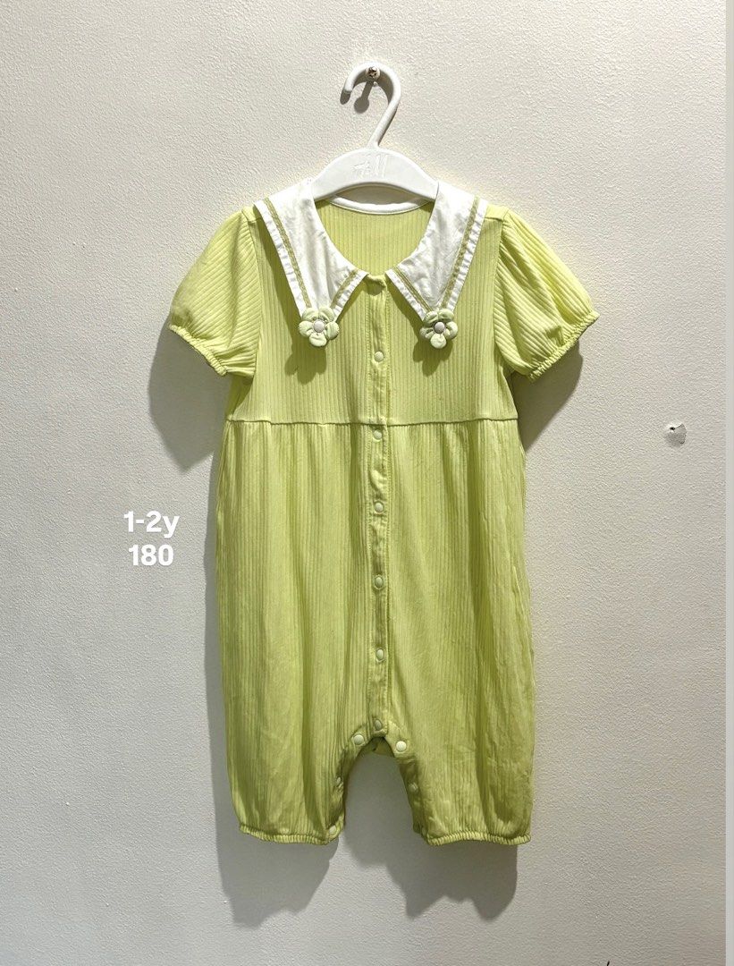 Cute Flower Jumper 1-2y (Category: Babies & Kids Fashion) located in San Juan City. Submitted by reloved.ph3 (Listing ID 1469276533, Image 1). Description: .