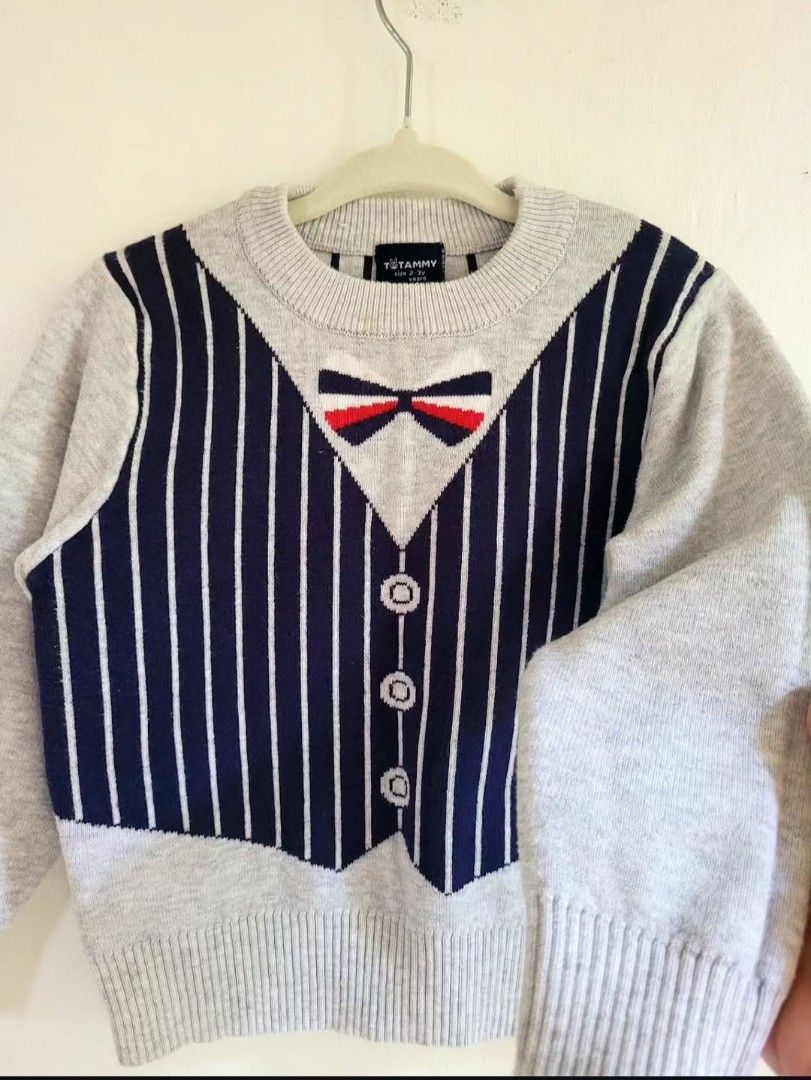 Cute Knitted Boys Pullover (Category: Babies & Kids Fashion) located in Balanga. Submitted by marae_c (Listing ID 1469298101, Image 2). Description: Brand: Totammy In very good condition. Like new. With very minimal light stain sa may neck. See last pic for ref. Worn only once then stored. Rfs. Outgrown ng anak ko. Need space and extra funds. Size: 2-3yrs old.