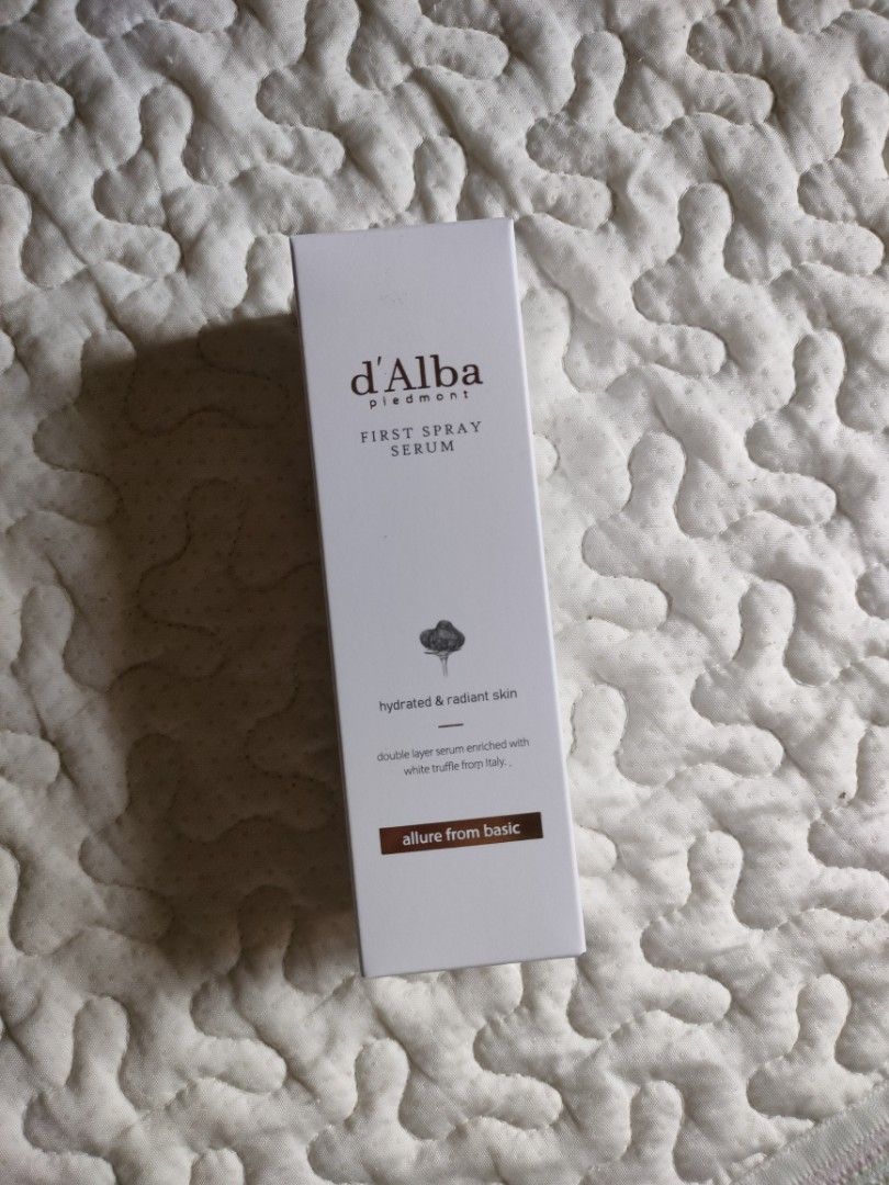 [D'ALBA] First Spray Serum 100ml (Category: Face Care) located in Tabaco. Submitted by danielamc17 (Listing ID 1469266074, Image 1). Description: - brand new and sealed - 100ml loc: Albay mod: J&T.