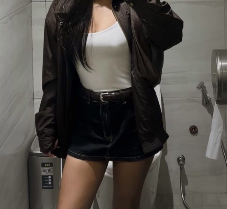 Dark denim mini skirt with inner shorts (Category: Skirts) located in Manila. Submitted by kim_hansu (Listing ID 1469388565, Image 1). Description: my height 5’6 waistline : 25 no issues can deliver thru lalamove or ship thru jnt payment first policy.