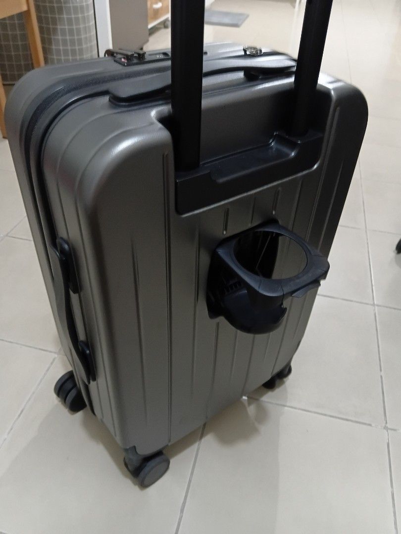 Dark Grey Hard Case Luggage with Built-In Cup Holder (Category: Luggage) located in Makati City. Submitted by mkdmaniego (Listing ID 1469241306, Image 2). Description: - Color: Dark Grey - Material: Durable hard-shell - Convenience: Built-in retractable cup holder on top - Mobility: Smooth-rolling dual spinner wheels in all directions - Security: Built-in side combination lock - Handle: Multi-stage locking telescopic handle plus top and side grab