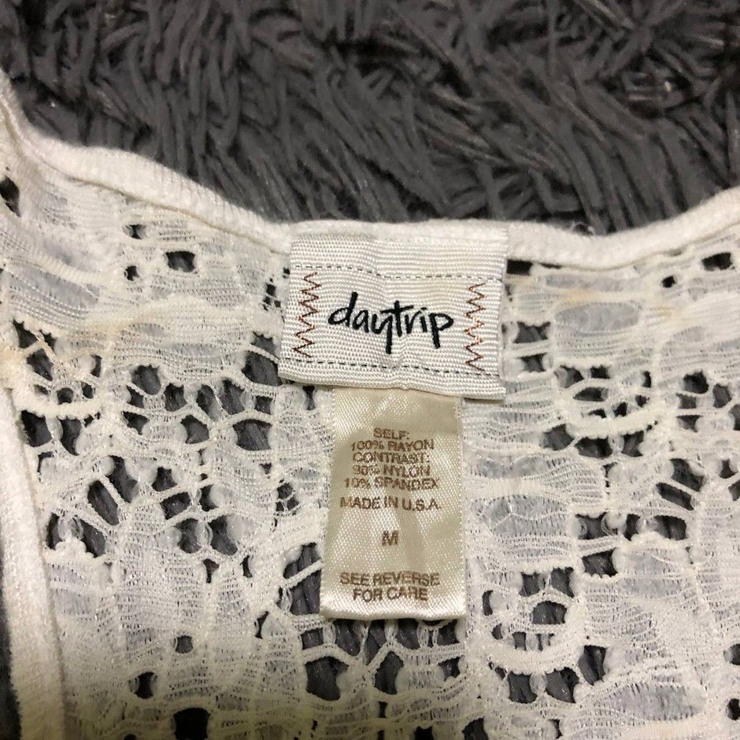 DayTrip Sleeveless Shirt (Category: Activewear) located in Camiling. Submitted by thriftscape2024 (Listing ID 1469332784, Image 3). Description: Excellent Condition Color rate: 9/10 Issue: ❌❌❌ Dimes: W14xL22.