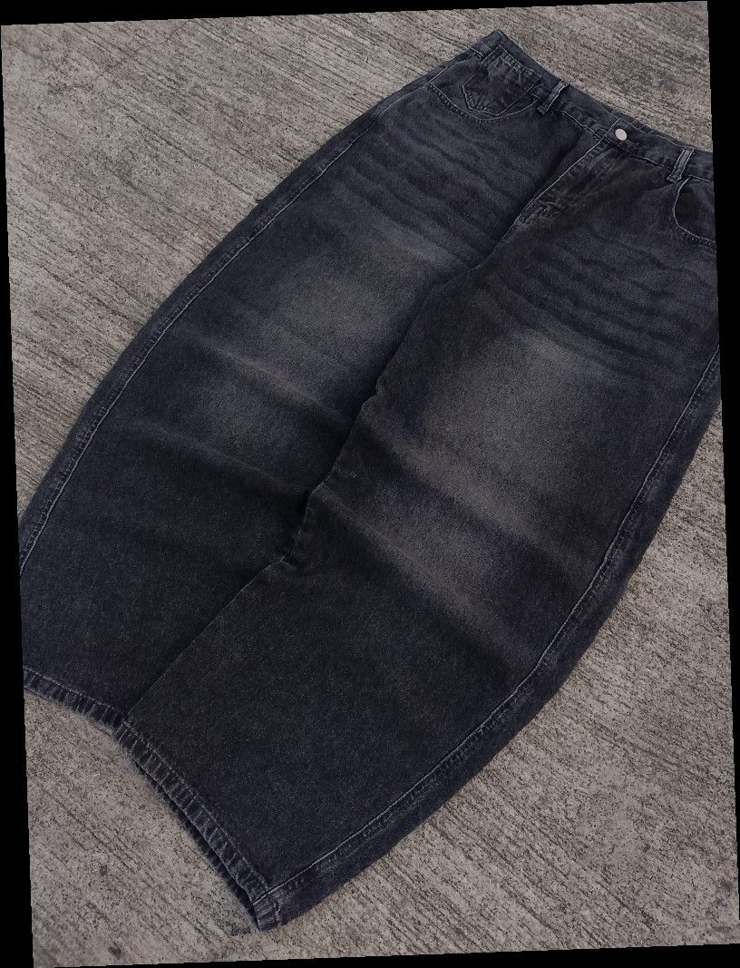 Dazy plus black wash baggy pants (Category: Jeans) located in Camaligan. Submitted by central_closet (Listing ID 1469284140, Image 3). Description: ‎📌Dazy plus wash baggy pants ‎Size: Xl on tag ‎•Dimensions: ‎Waist: 35 ‎Length: 40.5 ‎Thigh: 15 ‎Leghole: 10.5 ‎ ‎- In as New Condition ‎- MUST HAVE IN YOUR COLLECTION ‎- Heavyweight pants ‎- Hard Denim ‎ISSUE: One minimal pinhole ‎ ‎Price: 780🏷️ ‎ ‎•✅PLUS SHIPPING FEE (+95) ‎•🔵MOP: G CASH ‎•🟥COUR