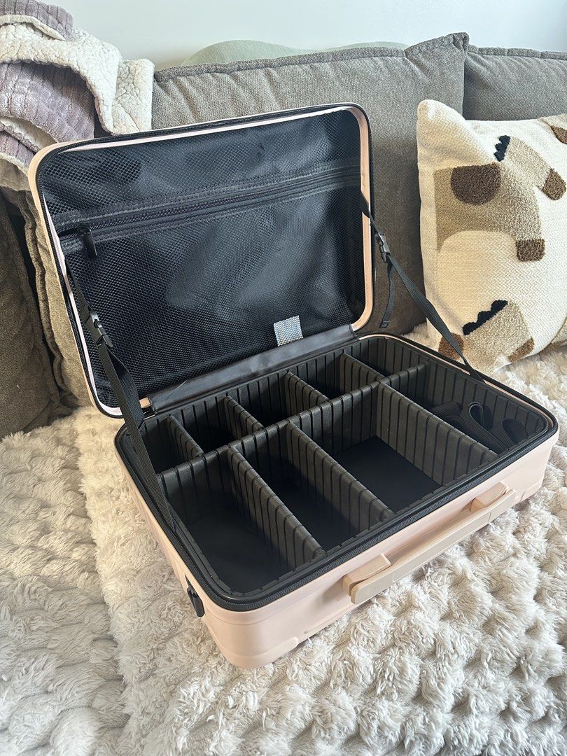 Defective Zipper Hard Shell Makeup Luggage Style (Category: Storage Boxes & Baskets) located in Taguig. Submitted by kathleen.tan (Listing ID 1469205743, Image 2). Description: One of the zippers is broken. The other one is working well but it might break also next time so selling this super low. Use it only at home, I dont trust the remaining zipper for any type of travel. Baka mahulog pa lahat ng makeup niyo. Can use it as your makeup organizer