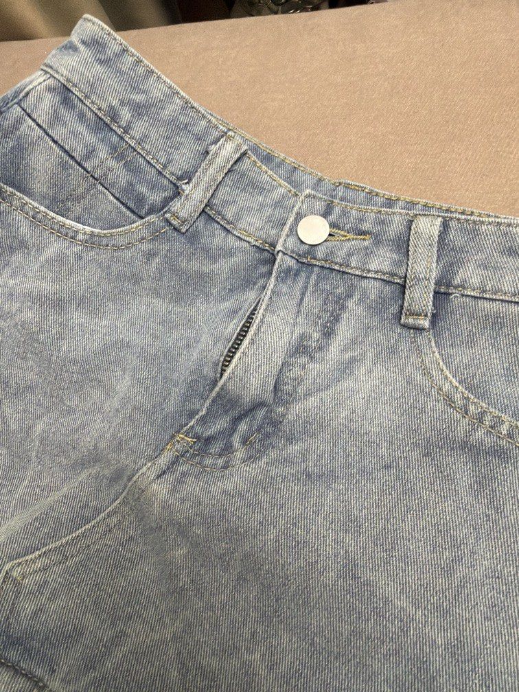 Denim Mini Skort (Category: Skirts) located in Las Pinas. Submitted by thealyssacloset (Listing ID 1469216602, Image 3). Description: .