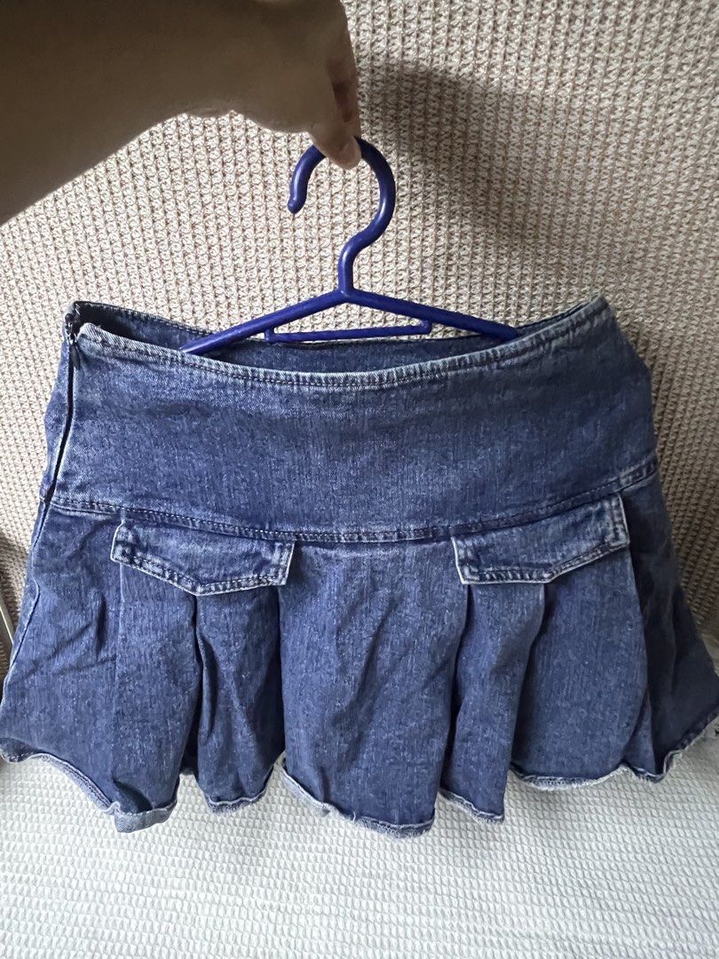 Denim Skirt (Category: Skirts) located in Makati City. Submitted by heyitscesss (Listing ID 1469304959, Image 1). Description: slightly negotiable 🌸.