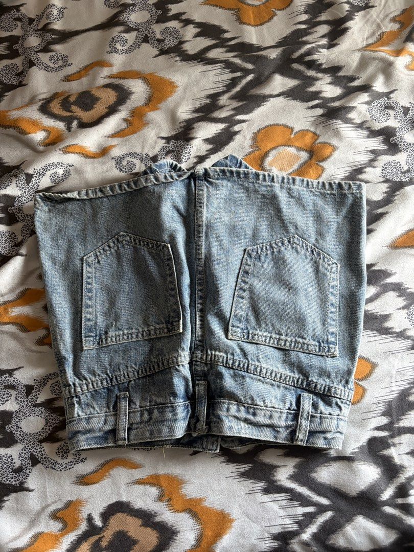 Denim Skort (Category: Skirts) located in Manila. Submitted by closet.coll (Listing ID 1469185715, Image 2). Description: .