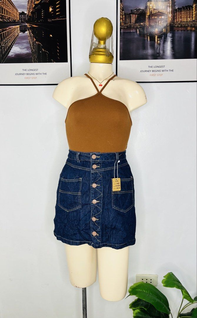 Denim Skort | Size 28-29 (Category: Skirts) located in Manila. Submitted by bengirlclothing (Listing ID 1469280551, Image 2). Description: - Size: 28-29 inches - Length: 15 inches - Color: Dark wash denim skort - Flattering high waist fit (looks amazing with tucked-in tops) - Features handy pockets on both sides.