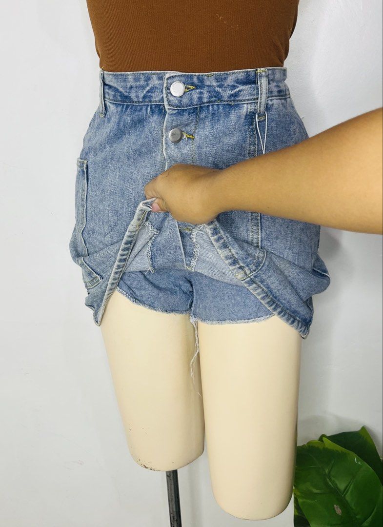 Denim Skort | Size 29-30 (Category: Skirts) located in Manila. Submitted by bengirlclothing (Listing ID 1469306565, Image 3). Description: - Size: 29-30 inches - Length: 15 inches - Wash: Light blue - Fit: High-waisted - Perfect for everyday casual outfits.