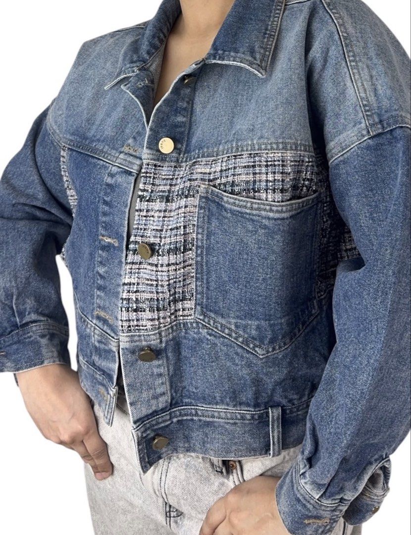 DENOMVENOM-TWO TONED DENIM JACKET (Category: Coats, Jackets and Outerwear) located in Quezon City. Submitted by zzzecond (Listing ID 1469274439, Image 3). Description: ✨ZECOND x VenomDemin✨ 🔎 Details • Type: Jacket • Size based on measurements: M-XL • Measurements (Estimated w/ allowance) *Chest (Flat): 23.5 *Collar to End of Shoulder: 9 *Shoulder to End of Sleeve: 16 *Armpit to Sleeve: 14 *Armhole (Flat): 8.5 *Mid Sleeve (Flat): 6.5 *End of Sle