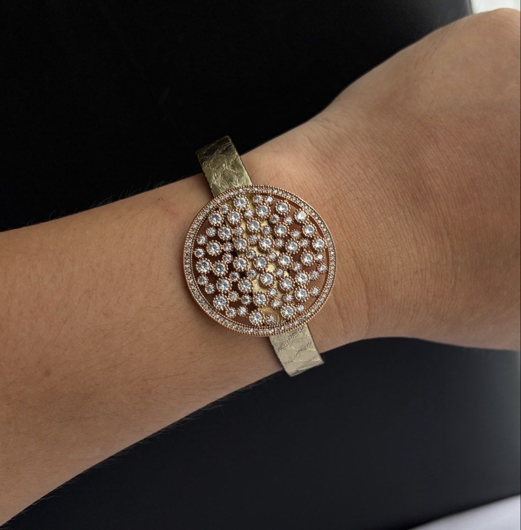 Diagram CZ Bracelet (Category: Bracelets) located in Quezon City. Submitted by WasalakTwo (Listing ID 1469215457, Image 2). Description: Bought in Japan High quality Good as new Fits up to 7” wrist Open for delivery nationwide.