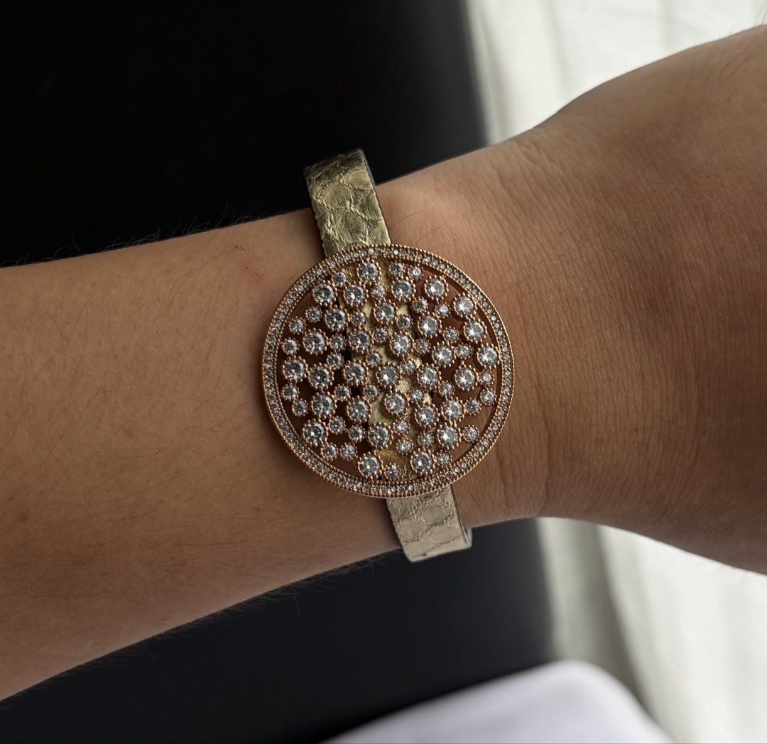 Diagram CZ Bracelet (Category: Bracelets) located in Quezon City. Submitted by WasalakTwo (Listing ID 1469215457, Image 3). Description: Bought in Japan High quality Good as new Fits up to 7” wrist Open for delivery nationwide.
