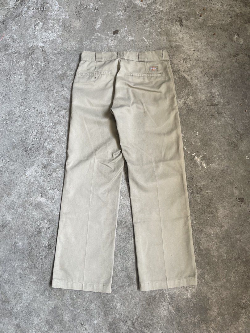 Dickies 874 (Category: Chinos) located in Polomolok. Submitted by michaelorodio9504 (Listing ID 1469180077, Image 2). Description: Width 30-32 Length 39 No issue Excellent 9.5/10 Color rate.