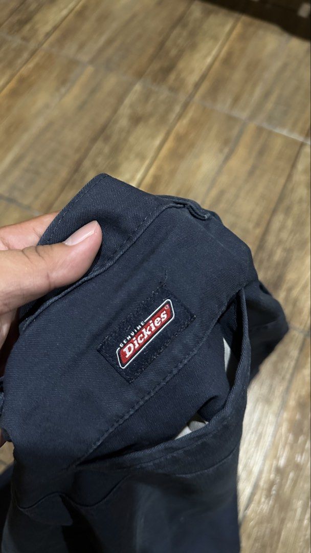 DICKIES CARGO PANTS (Category: Shorts) located in Manila. Submitted by urban.vintage (Listing ID 1469203446, Image 3). Description: ISSUE: NONE (NEED WASH) MOP :GCASH (NO COD) SHIP VIA: LALAMOVE & J&T LOCATION: PASIG CITY LENGTH: 23 HEM : 12 WIDTH :36 .