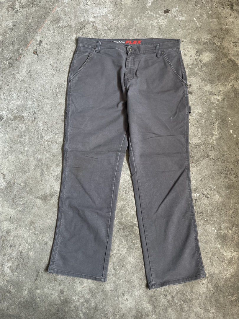 Dickies Flex (Category: Chinos) located in Polomolok. Submitted by michaelorodio9504 (Listing ID 1469179878, Image 1). Description: Width 34-36 Length 40 Need wash Verygood Color grey 9.5/10 Color rate.