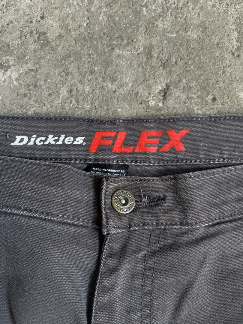 Dickies Flex (Category: Chinos) located in Polomolok. Submitted by michaelorodio9504 (Listing ID 1469179878, Image 3). Description: Width 34-36 Length 40 Need wash Verygood Color grey 9.5/10 Color rate.