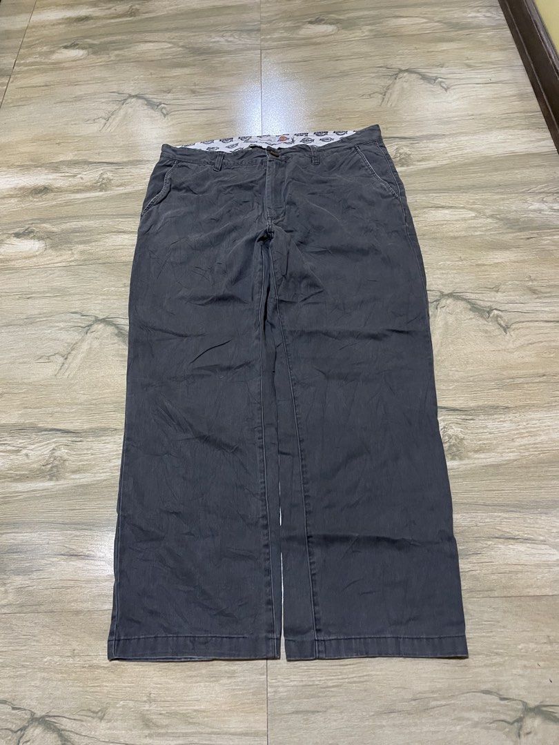 Dickies Men’s Pants (Category: Jeans) located in San Carlos City. Submitted by latumsthrift (Listing ID 1469163145, Image 1). Description: Dickies Men’s Pants Size 36 on tag Length 38 Hems 8.5 Excellent Condition Altered Hems Dm📩.