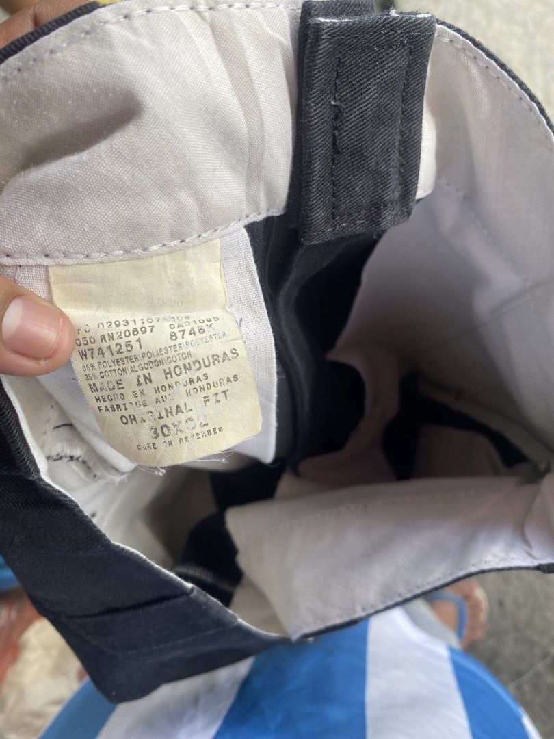 Dickies pants (Category: Chinos) located in Binalbagan. Submitted by johncarlocaalim (Listing ID 1469273283, Image 3). Description: Dimes 31x41x9 Excellent condition Color rate 9.5/10 No issue Location: Negros Occidental📍.