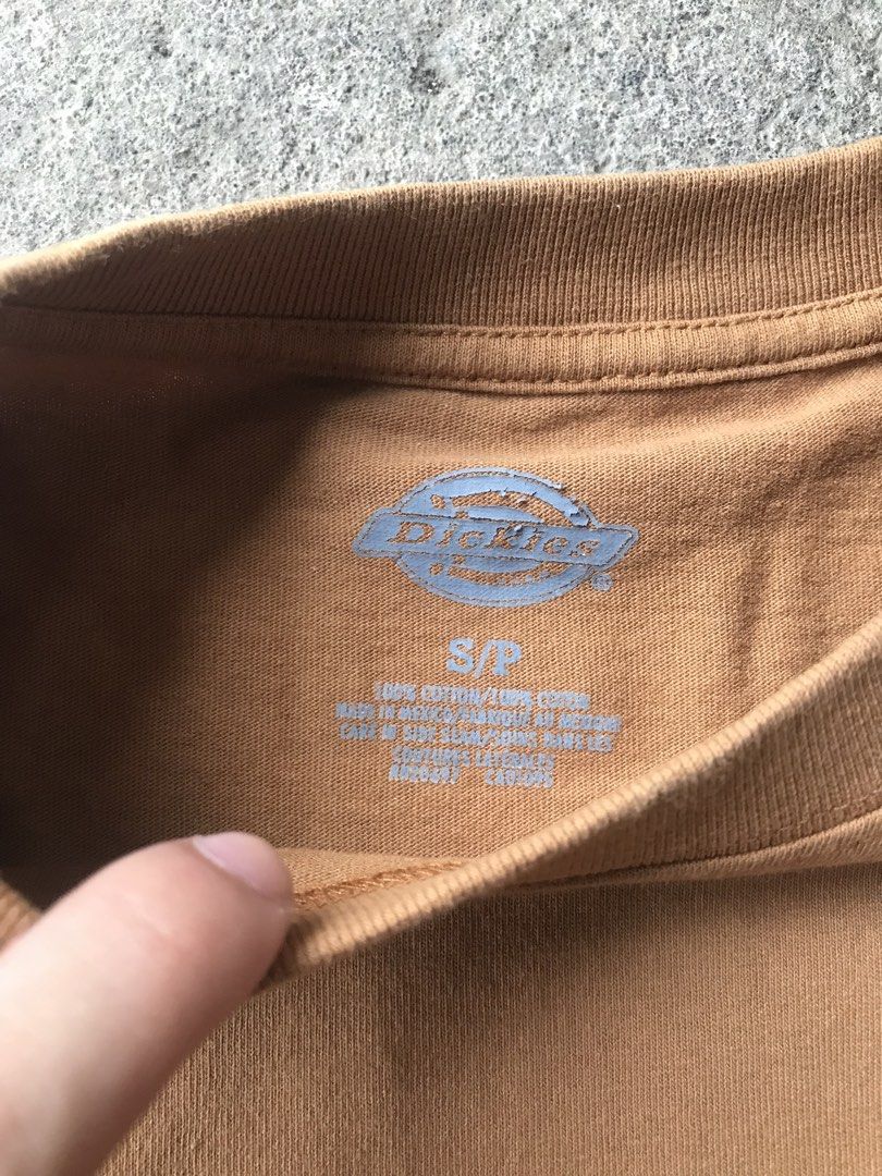 Dickies pocket t shirt (Category: Formal Shirts) located in Ligao. Submitted by klaifinds (Listing ID 1469181583, Image 3). Description: 21/27 Good condi Washed ready to use 9/10 color rate .