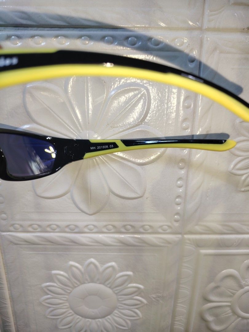 Dickies Sunglasses with Matching Hard Case (Category: Sunglasses & Eyewear) located in Quezon City. Submitted by zhelcloset01 (Listing ID 1469281010, Image 3). Description: - Brand: Dickies sunglasses - Lenses: Stylish greenish-yellow reflective tint - Frames: Sleek black full-coverage wrap design - Included: Matching blue denim-textured hard case with branded interior lining - Condition: Great everyday eyewear, perfect for daily use and travel p