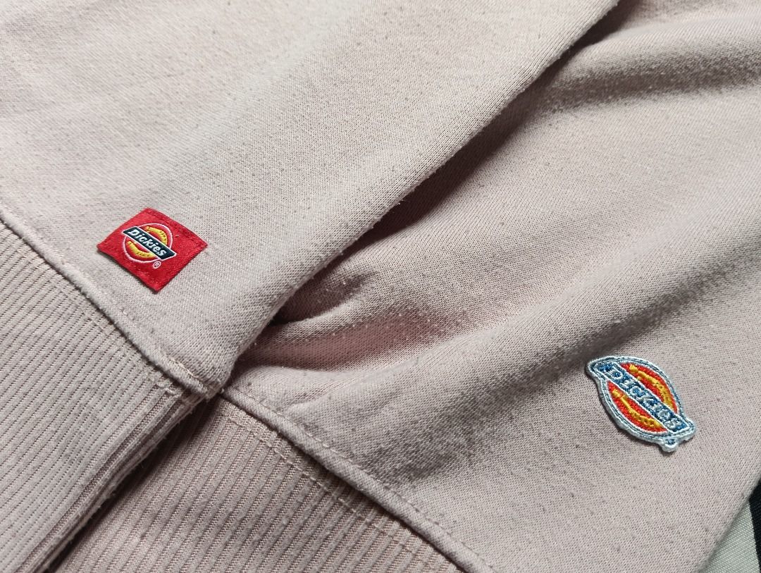 Dickies Sweater (Category: Coats, Jackets and Outerwear) located in Caloocan City. Submitted by sonsanz (Listing ID 1469242797, Image 3). Description: Dims: 23.5 W - 27.5 L (Best fit Large) Issue: No Issue Negotiable! Meet up location: Around Pampanga Shipped: J&T or LBC (Shipping fee will be shouldered by the buyer) MOP: GCash.