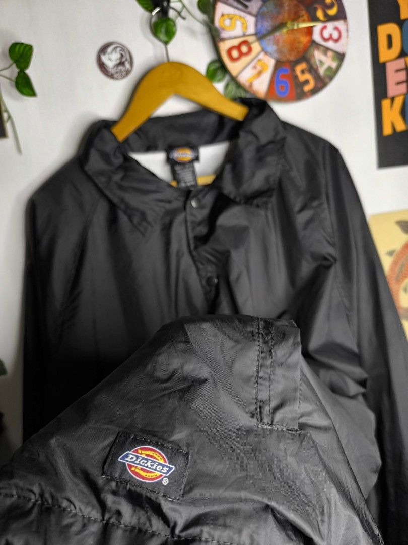 DICKIES WINDBREAKER (Category: Coats, Jackets and Outerwear) located in Puerto Princesa. Submitted by thriftykoi (Listing ID 1469306212, Image 3). Description: Dimensions: 28 x 32 Size: XL - XXL Color Rate: 9/10 Condition: 9/10 Issue: ❌.