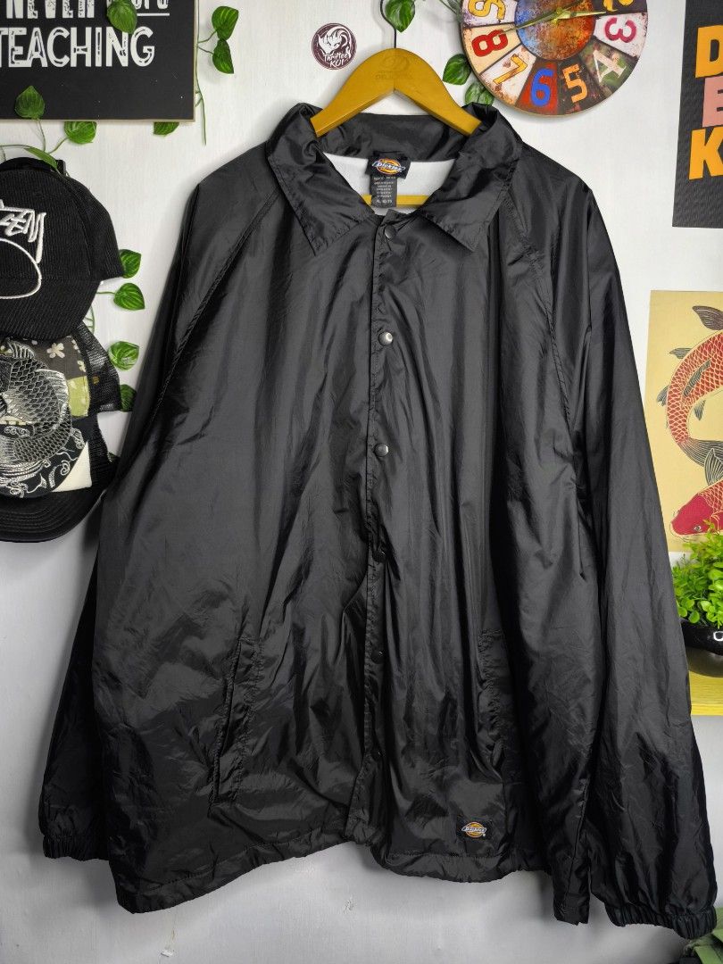 DICKIES WINDBREAKER (Category: Coats, Jackets and Outerwear) located in Puerto Princesa. Submitted by thriftykoi (Listing ID 1469306212, Image 1). Description: Dimensions: 28 x 32 Size: XL - XXL Color Rate: 9/10 Condition: 9/10 Issue: ❌.