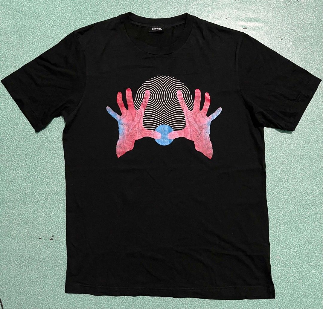 Diesel T-shirt (Category: Tshirts & Polo Shirts ) located in Makati City. Submitted by its_tim (Listing ID 1469318732, Image 2). Description: Width-21.5 Length-29 size medium on tag but fit to large Issue:See the last picture.
