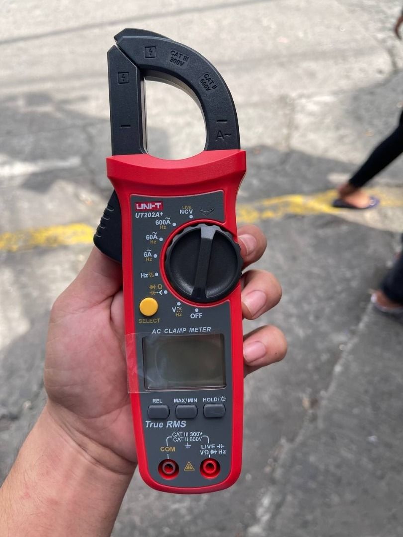 DIGITAL CLAMP METER Model: UT202A (Category: Everything Else Others) located in Manila. Submitted by joeyroque09 (Listing ID 1469230682, Image 2). Description: DIGITAL CLAMP METER Model: UT202A.