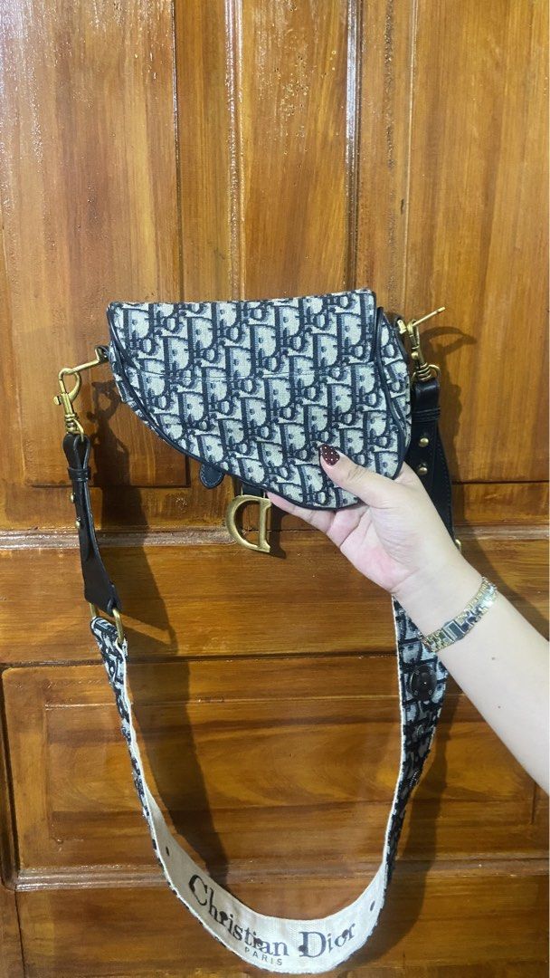 Dior (Category: Luxury Bags & Wallets) located in Valencia. Submitted by srn_stchl (Listing ID 1469175532, Image 2). Description: .