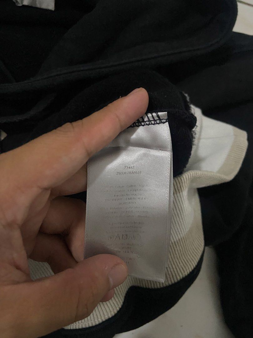 Dior (Category: Hoodies) located in Tagum. Submitted by thrift.tizz (Listing ID 1469195082, Image 3). Description: Dior issue see pics Size M 22x26.